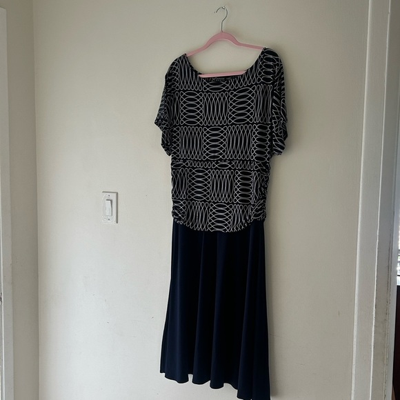 Enfocus Studio Black and White Loop Pattern Dress - Picture 2 of 13